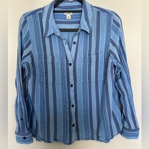 L.L.Bean Gauzy Cotton Blue Stripe Button Shirt Size Medium Petite‎